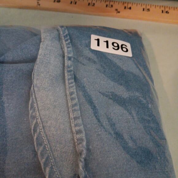 Bobbie Brooks Vintage Denim Shirt Womens Size M Blue X-Mas Bears Embroidered - Picture 15 of 15